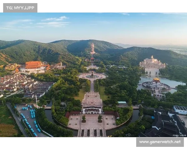 无锡灵山大佛吸引近三百万游客,探访文化与自然融合之美 无锡灵山大佛吸引近三百万游客,探访文化与自然融合之美